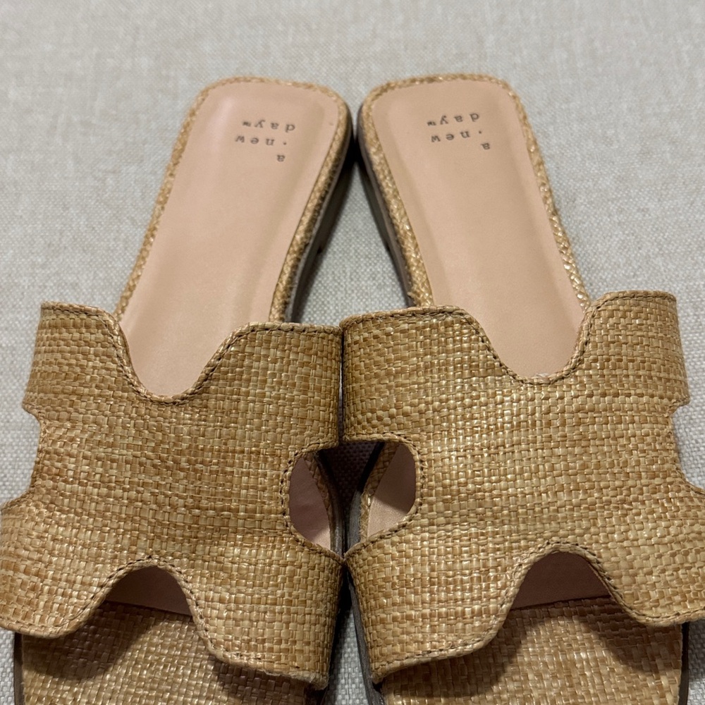 EUC a new day brand Sandals-Sz 9-Woven Textured Uppers-Natural Color/Tan-Slip On - Picture 5 of 13